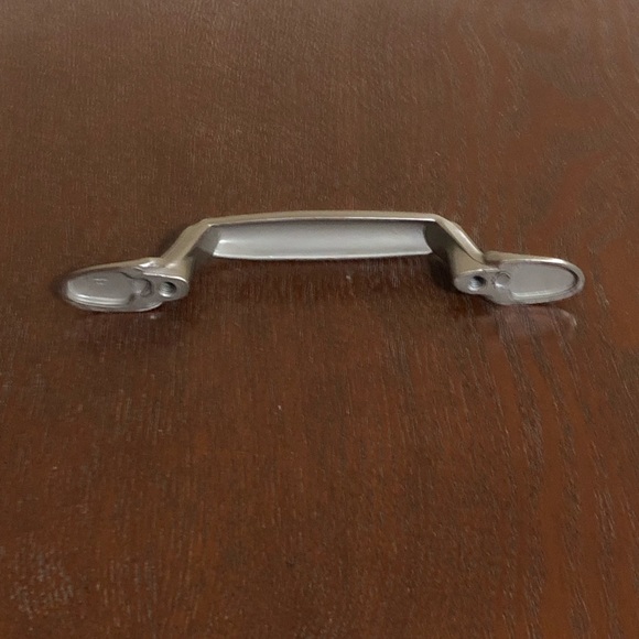 20 Polished chrome drawer pulls - Picture 2 of 7